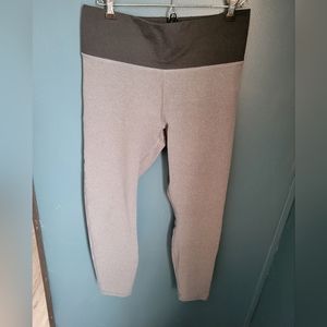 Fabletics size Large leggings‎